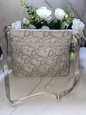 Vera Bradley Peanuts Original Zip Hip Cream Crossbody with Subtle Loop Pattern